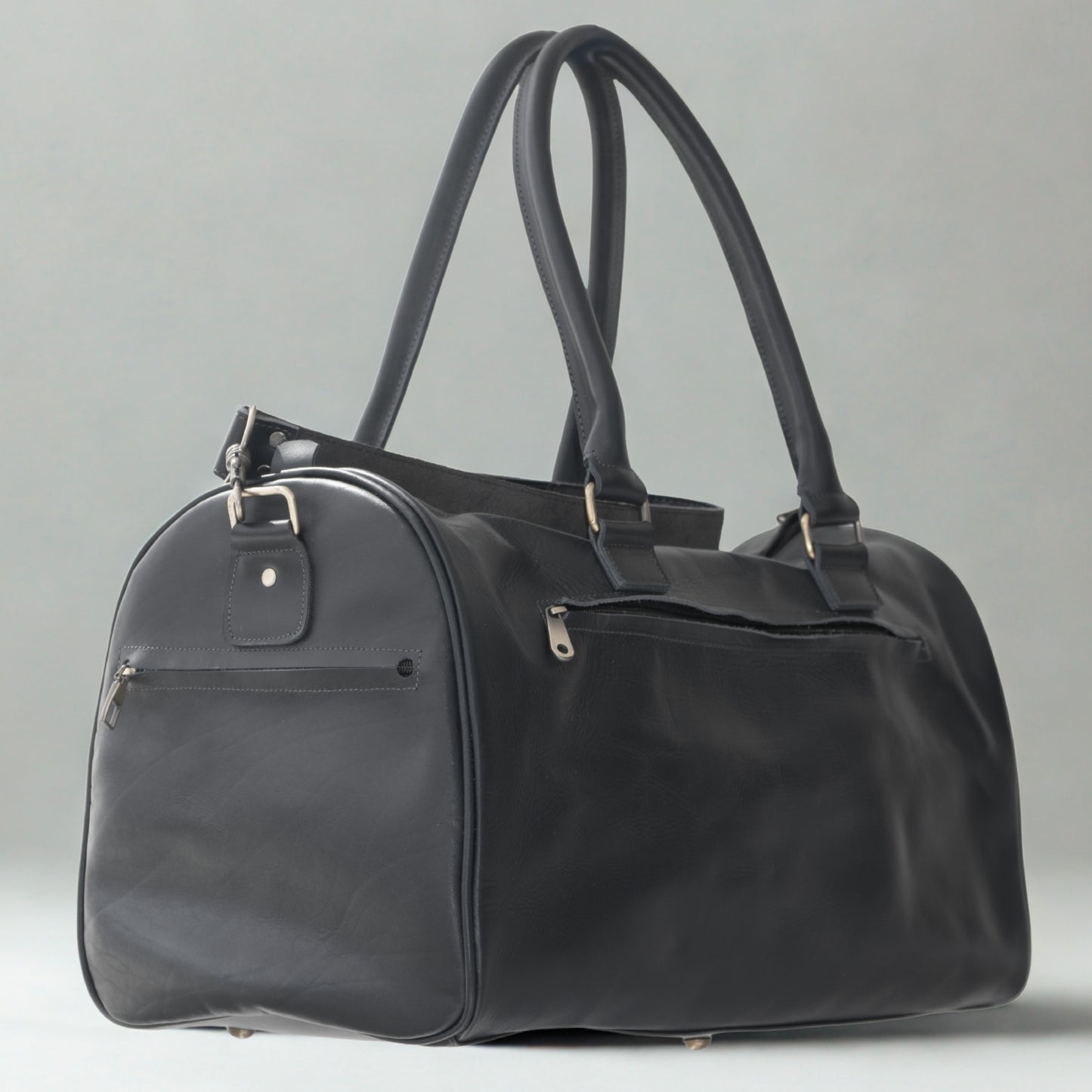 Atlas Escape Leather Weekender Bag
