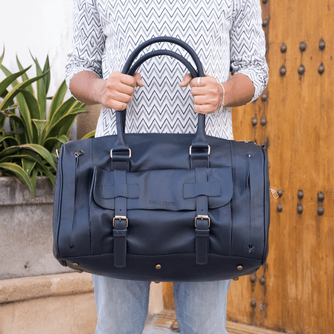 Atlas Escape Leather Weekender Bag